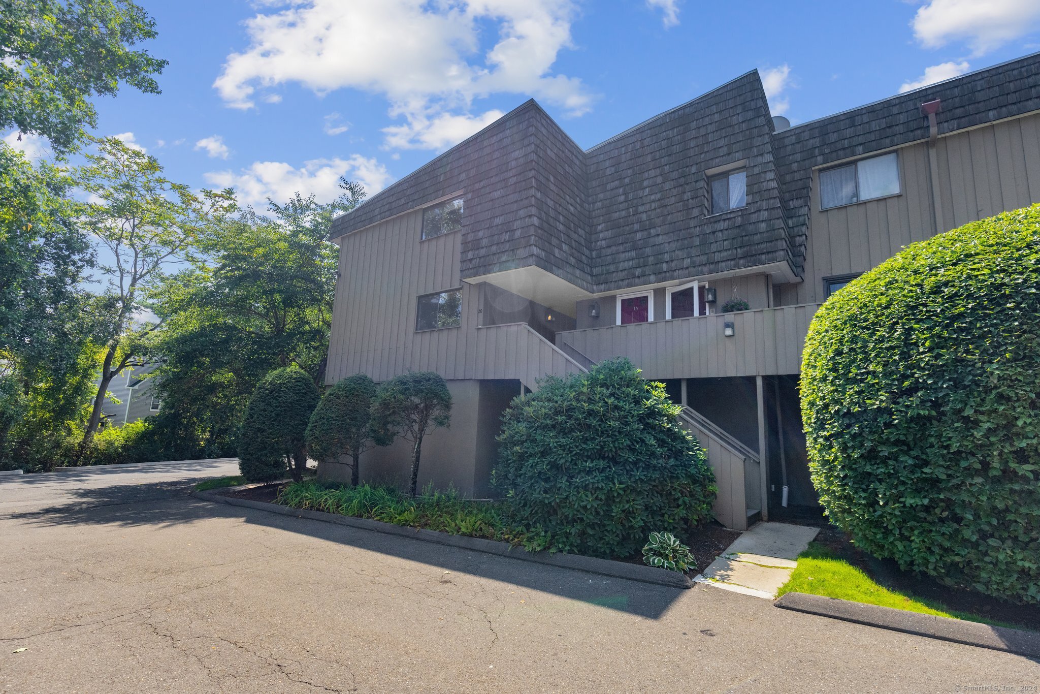 20 Ledgebrook, Norwalk, Connecticut 06854