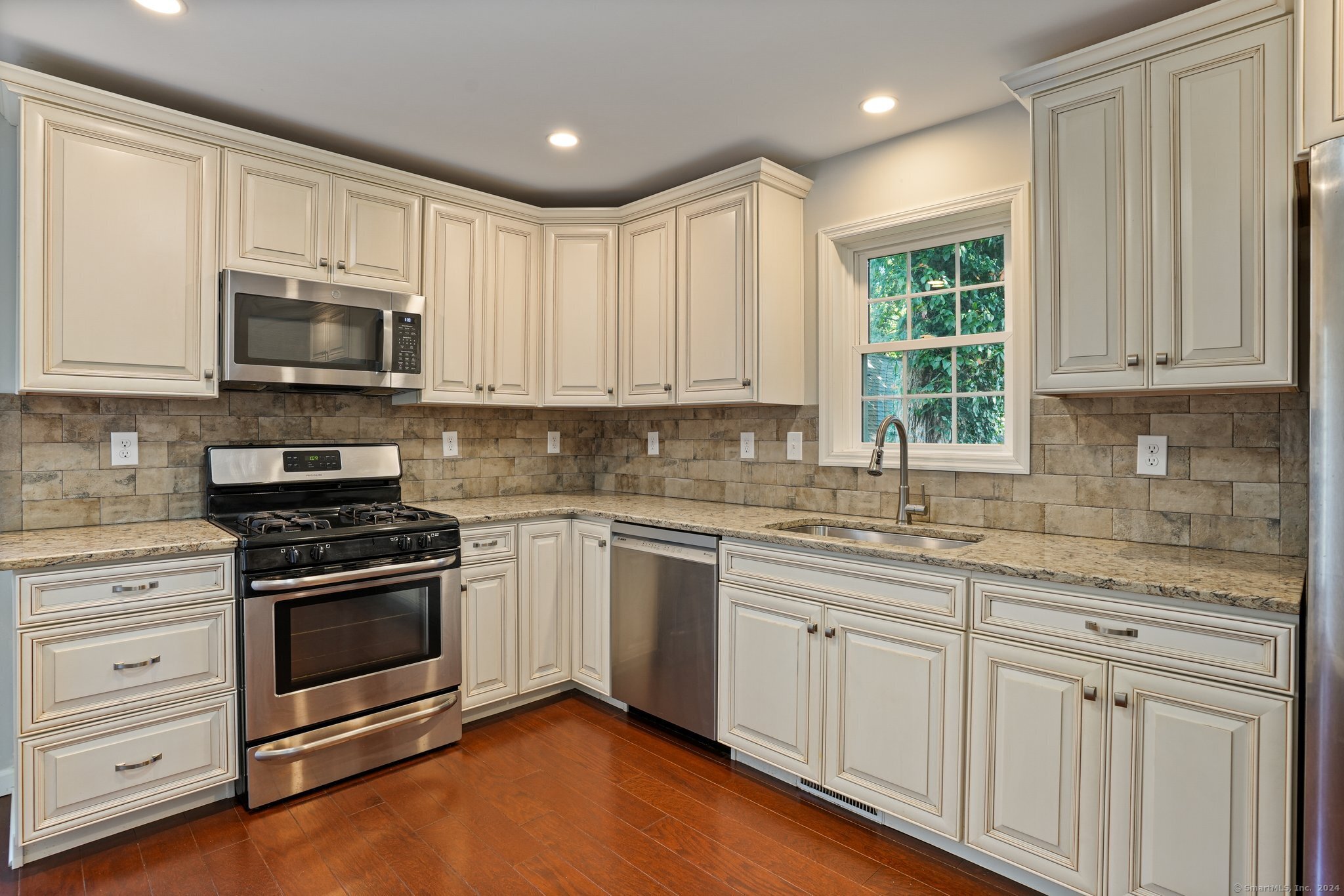 8 Adamson Avenue, Norwalk, Connecticut photo 1