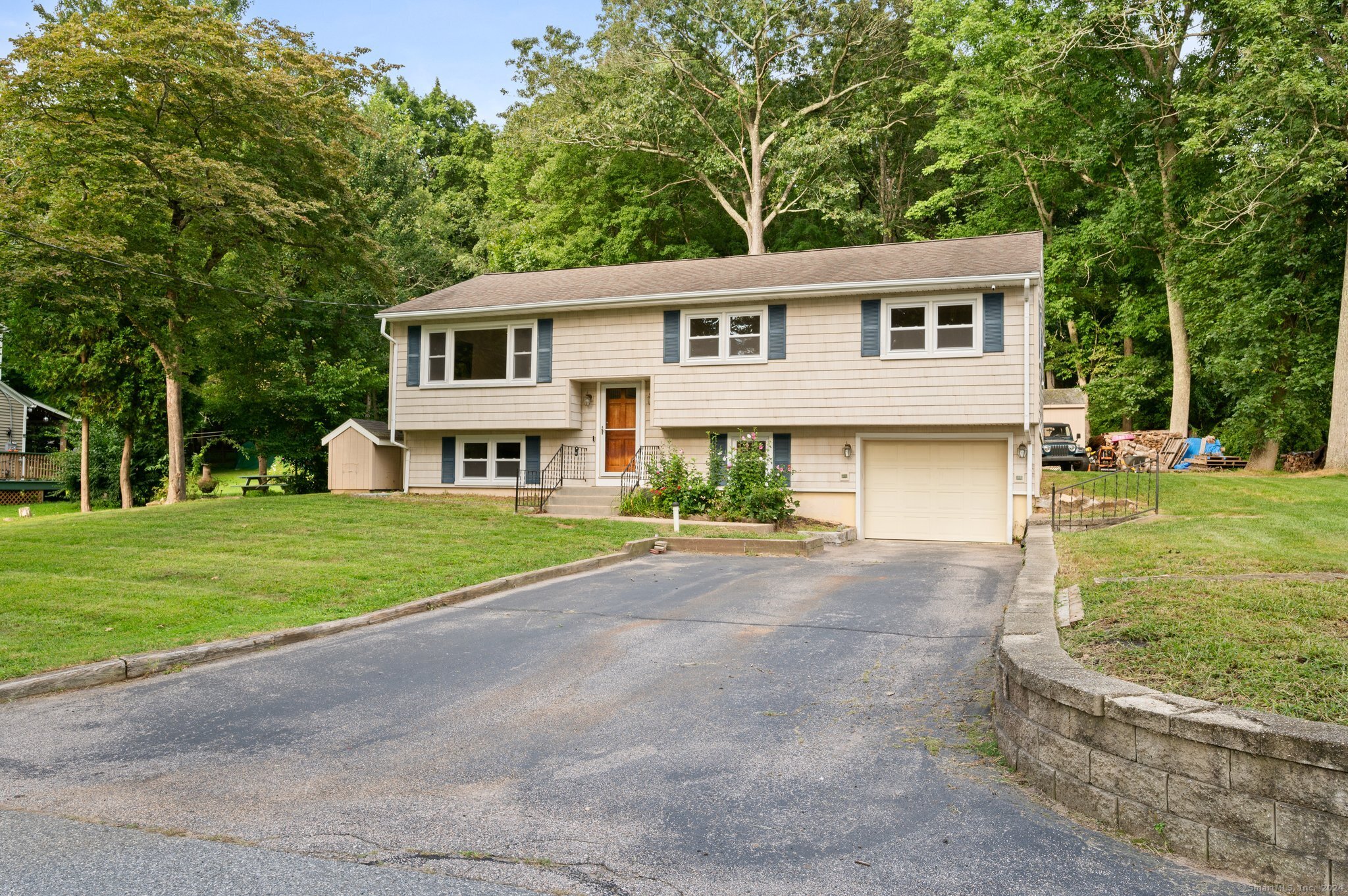 160 Kitemaug Road Montville CT