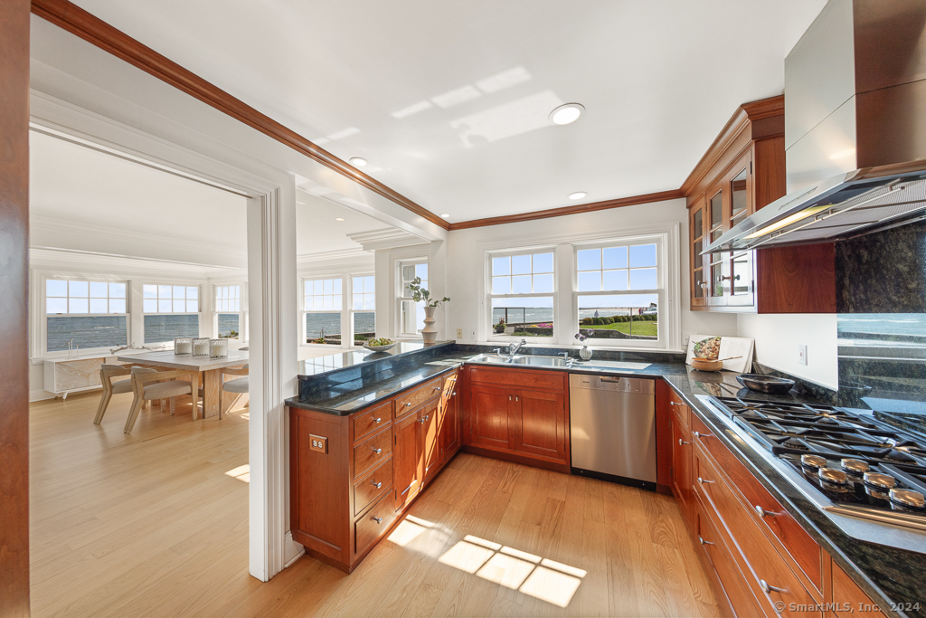 25 Soundview Westport, Connecticut luxury properties, long island sound properties, million dollar home westport, architect Robert Gault, soundview properties, soundview homes