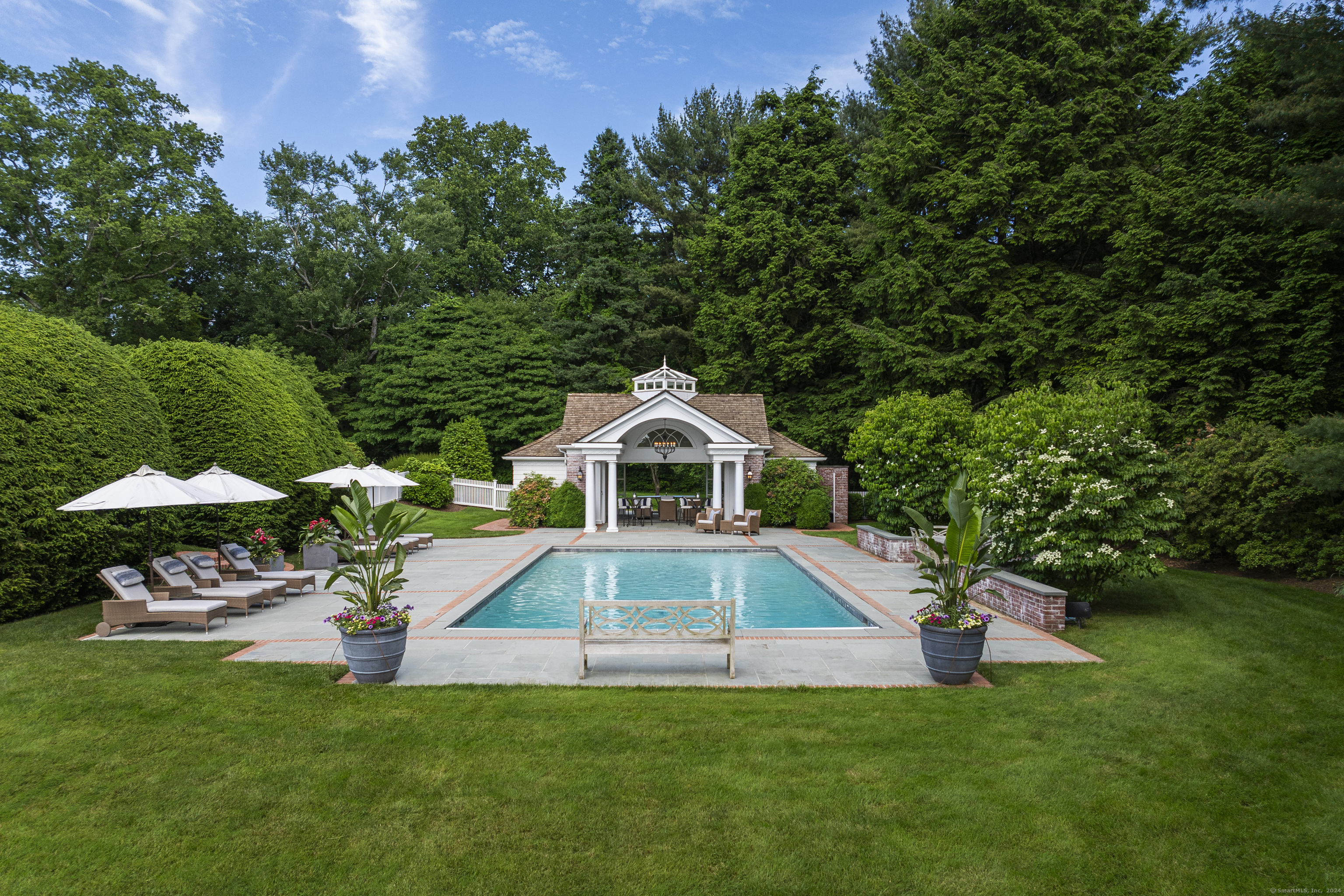 865 Hollow Tree Ridge, Darien, Connecticut 06820