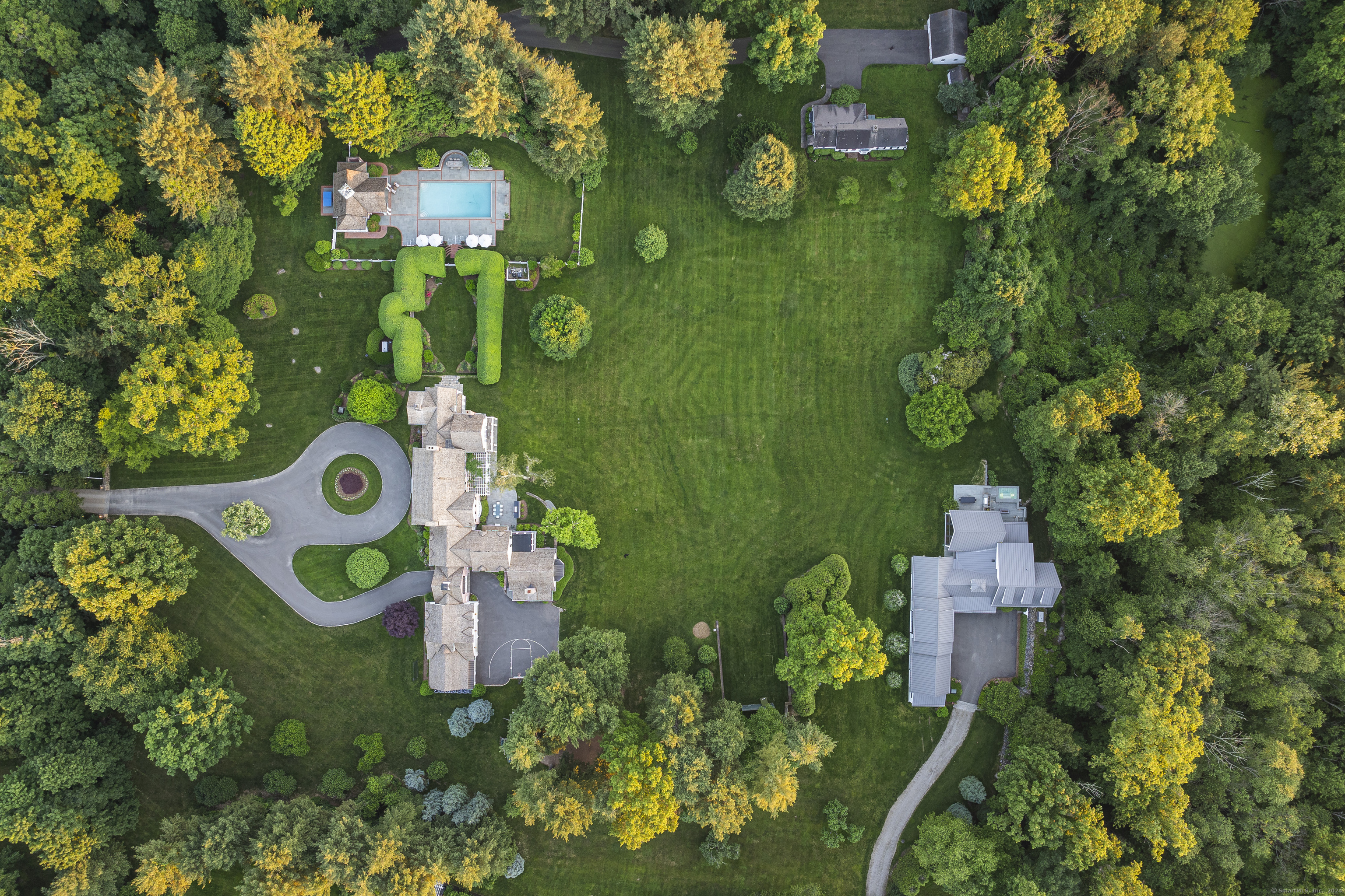 865 Hollow Tree Ridge, Darien, Connecticut 06820