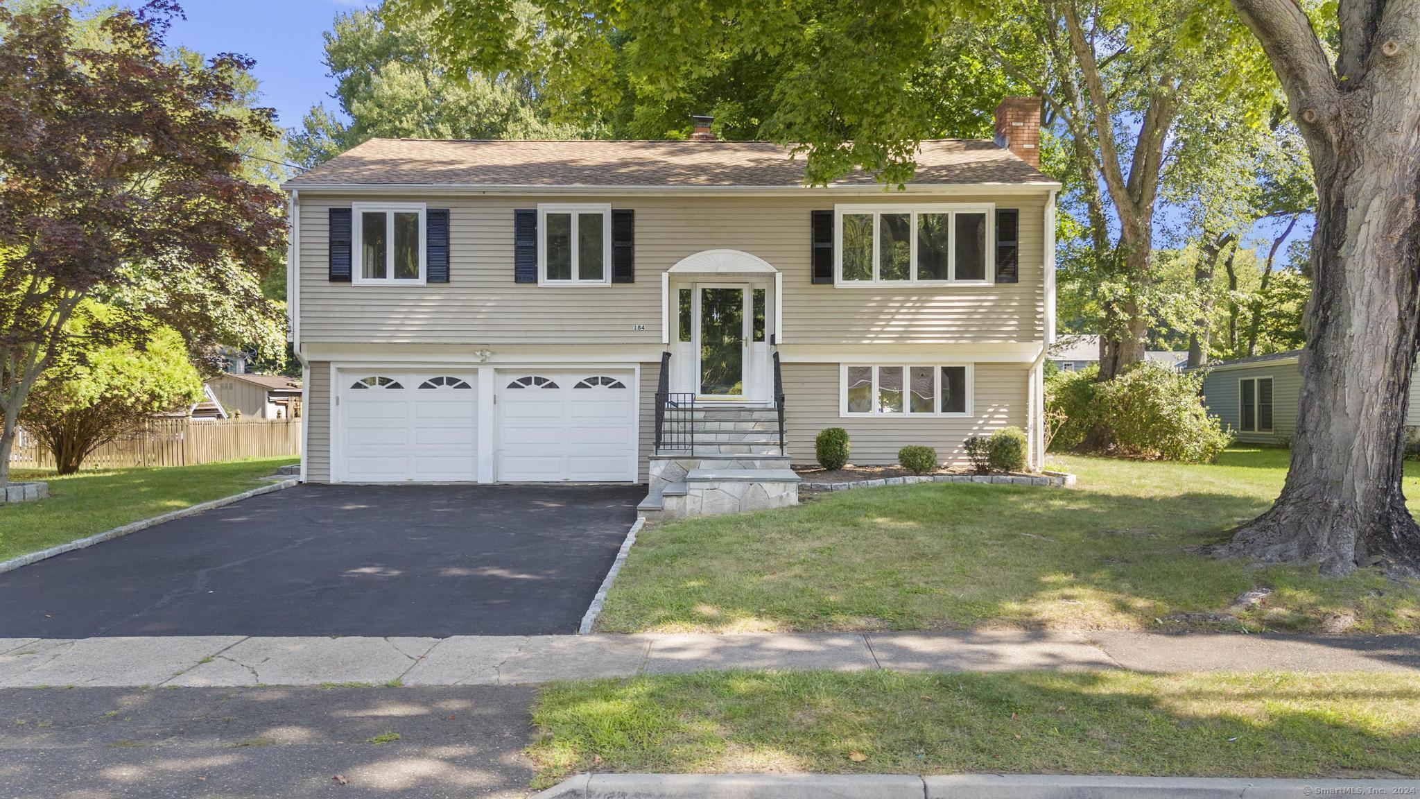 184 Sigwin Fairfield, Connecticut homes, University neighborhood