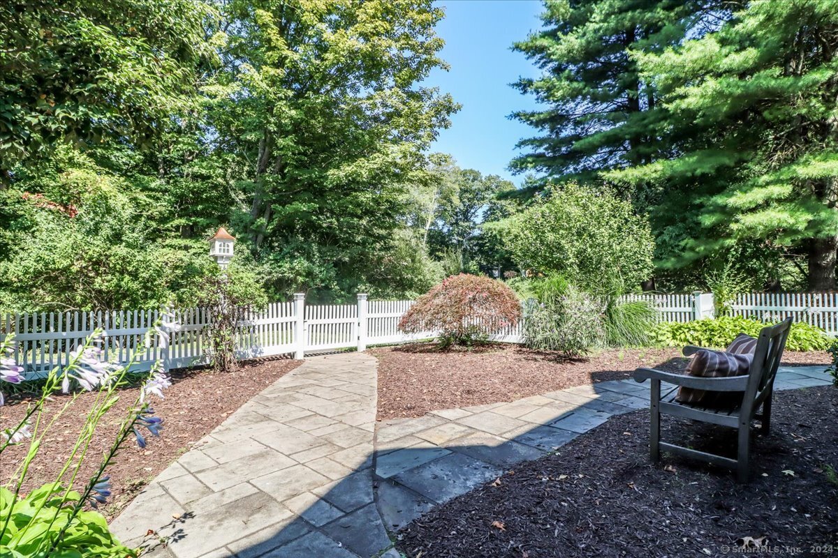 20 Sylvan Crest, Southbury, Connecticut 06488