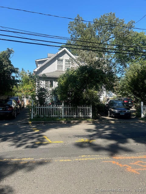 98 Scofield Avenue, Stamford, Connecticut photo 1