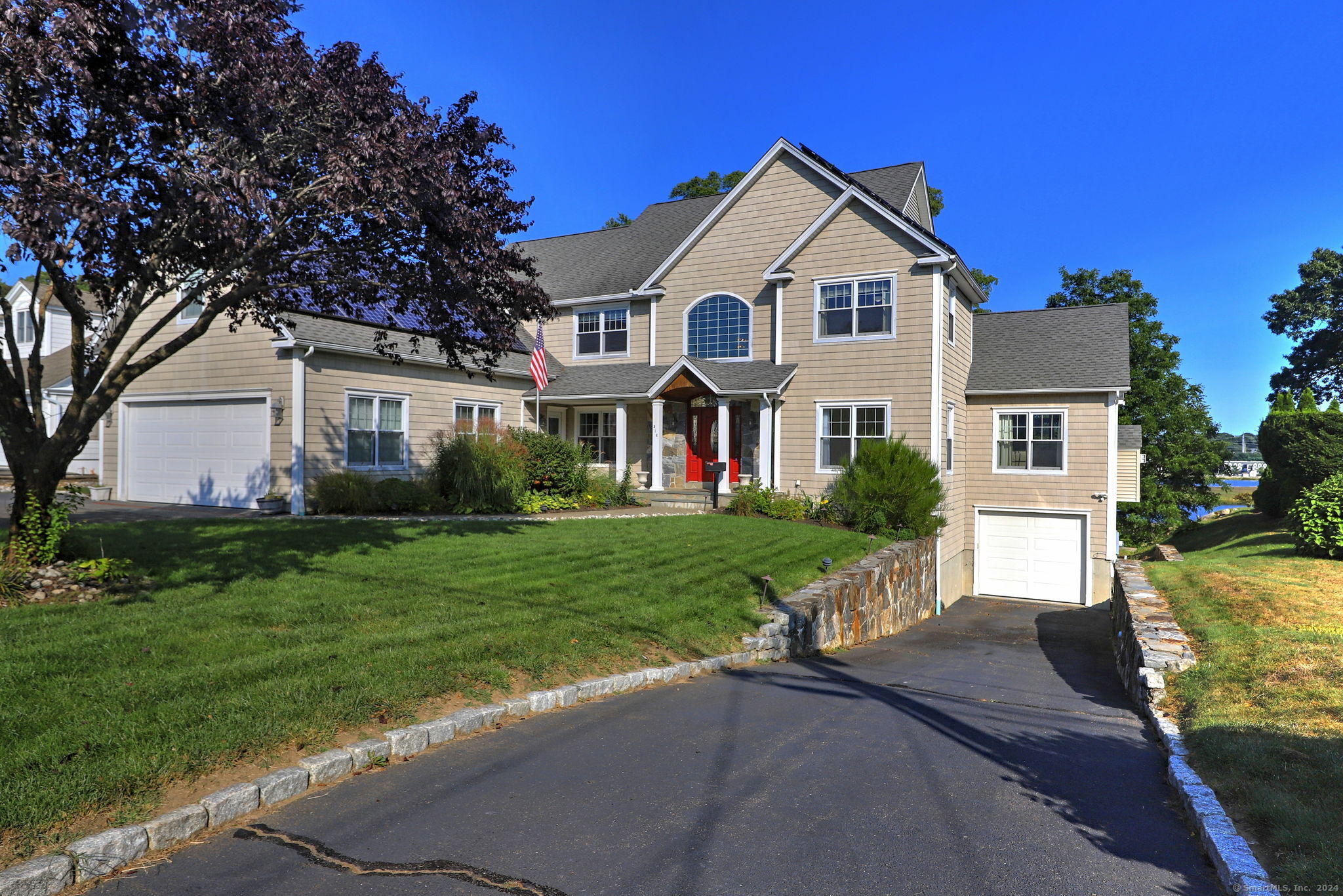 516 Bridgeview, Stratford, Connecticut 06614