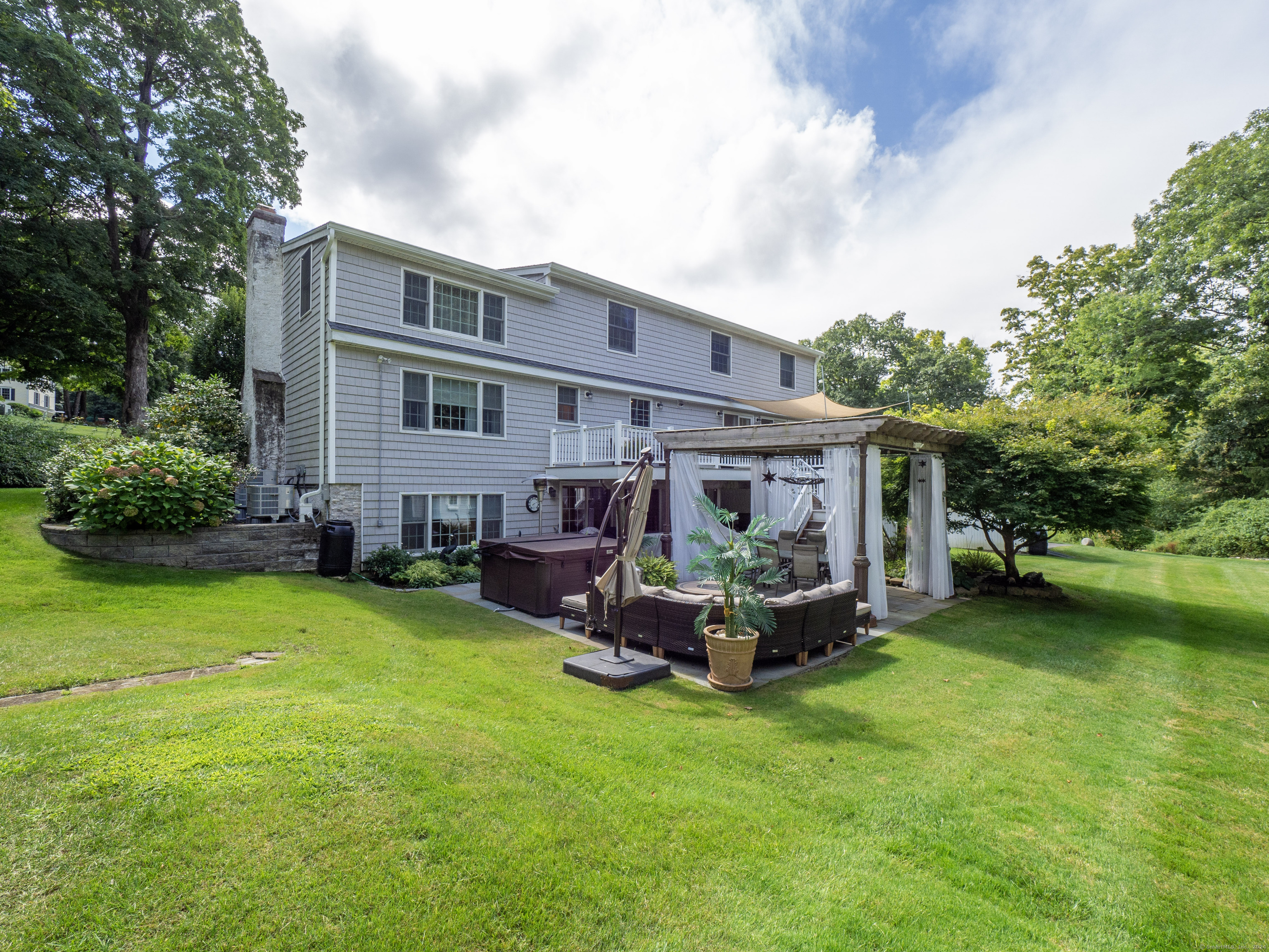 12 Holmes, Ridgefield, Connecticut 06877