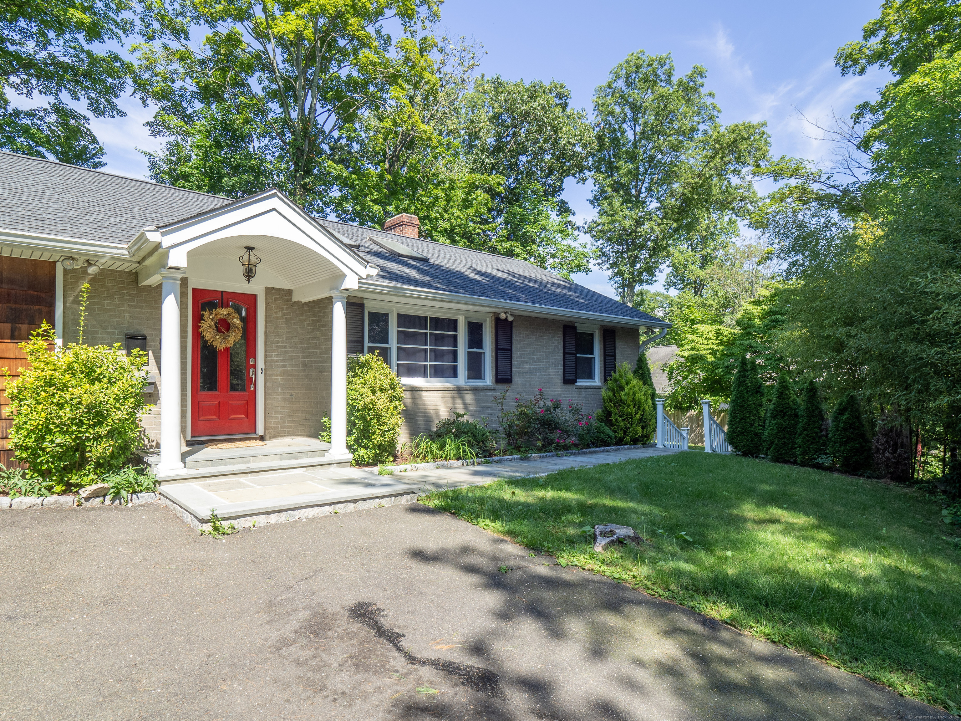 74 Lakeview Avenue, New Canaan, Connecticut photo 1