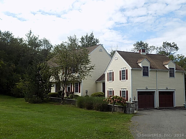 16 Saddle Ridge, New Milford, Connecticut 06776