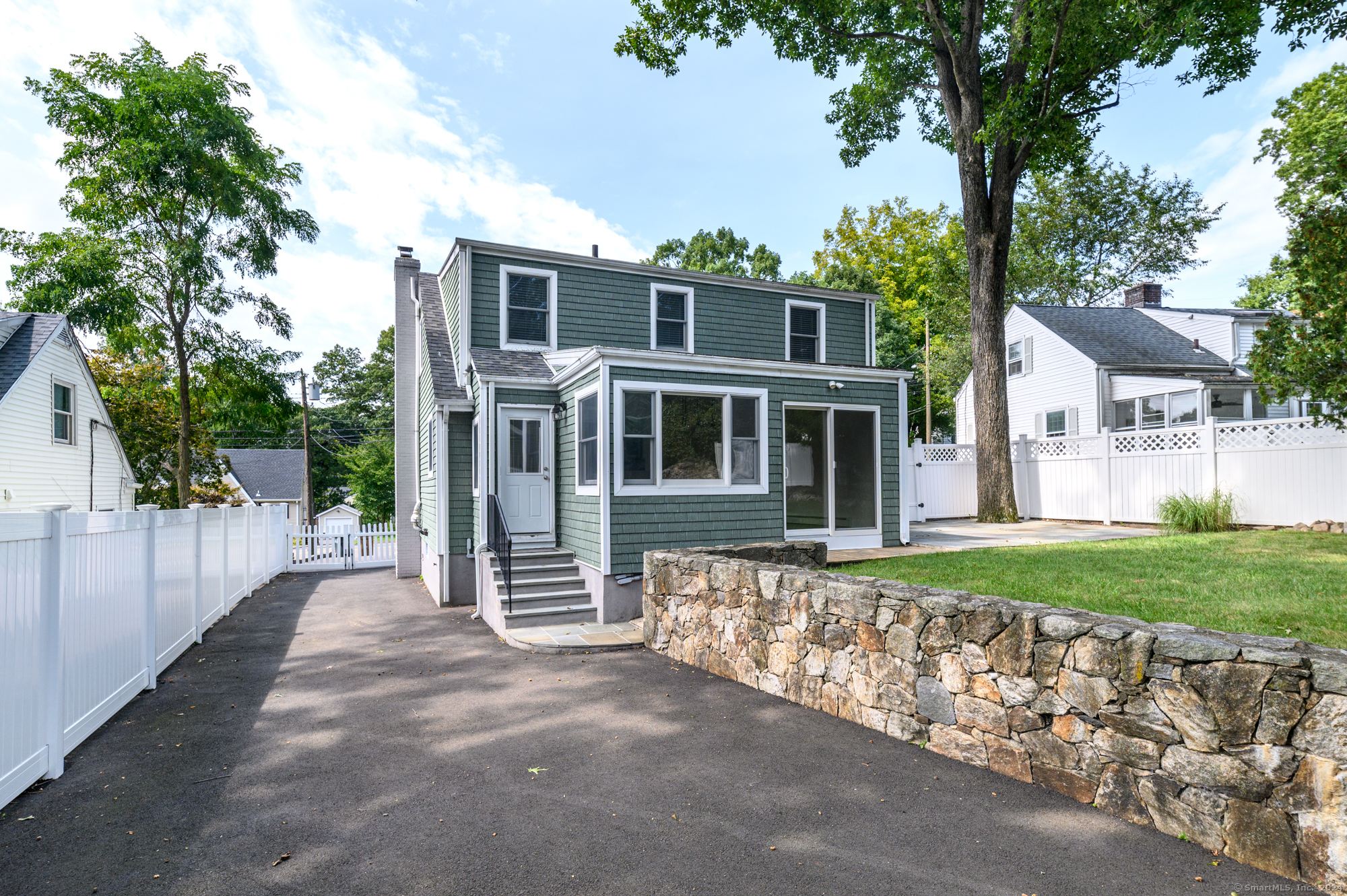 83 Dunn, Stamford, Connecticut 06905