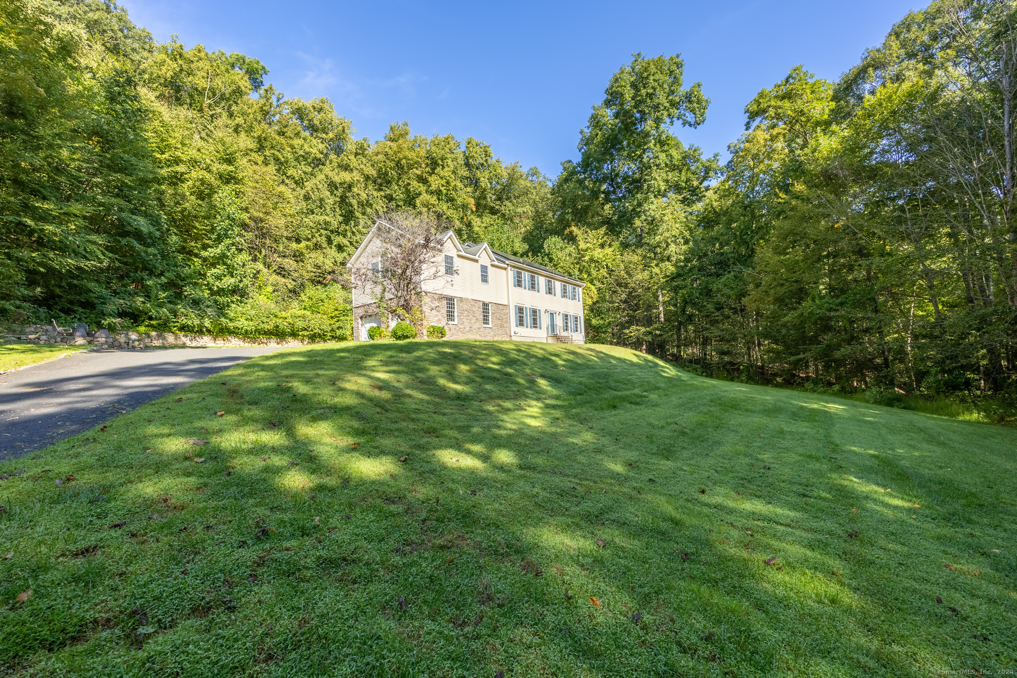 44 Mountain, Brookfield, Connecticut 06804