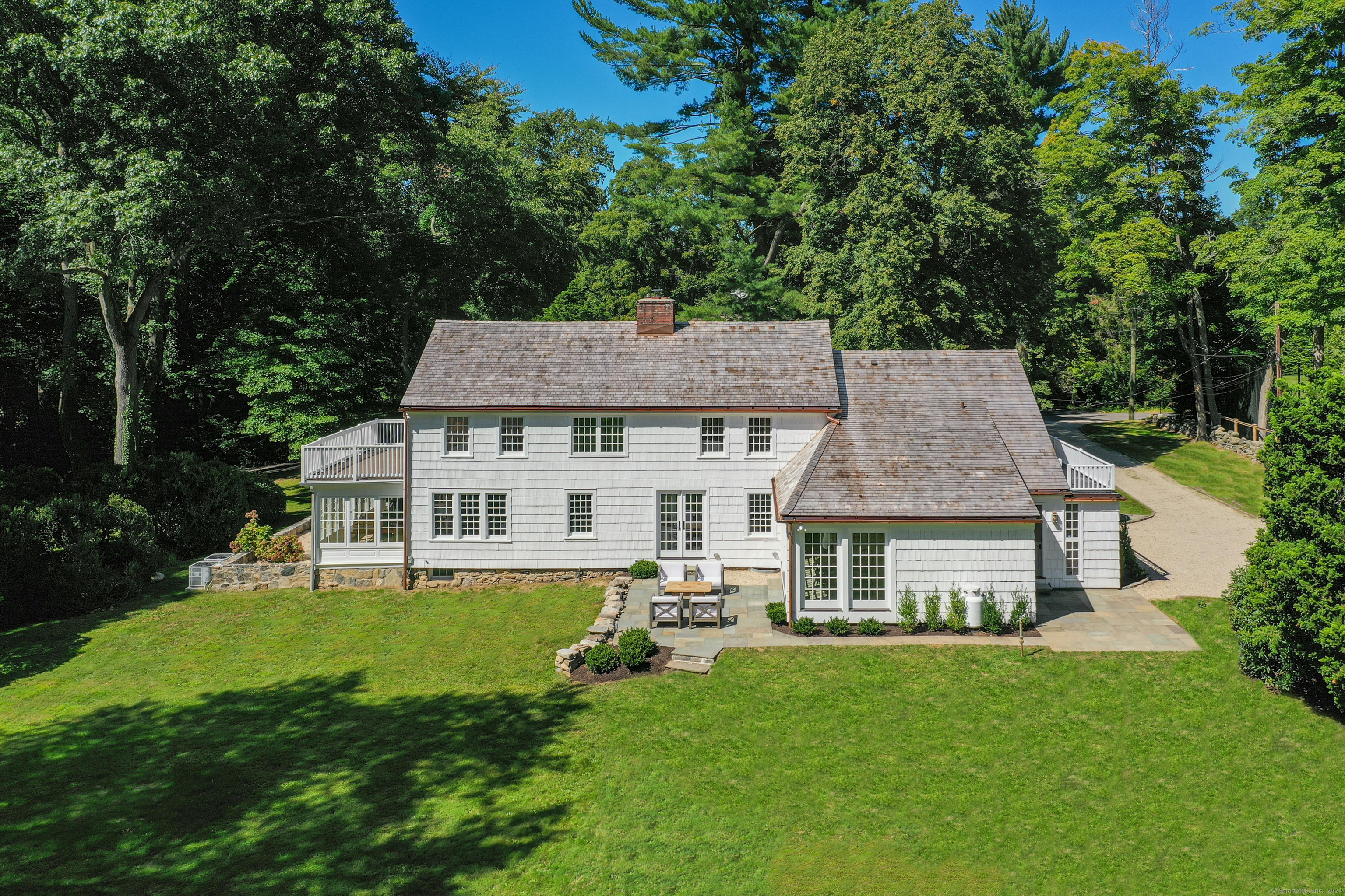 62 Richards, New Canaan, Connecticut 06840