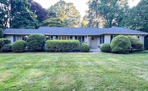 2041 Huntington Turnpike