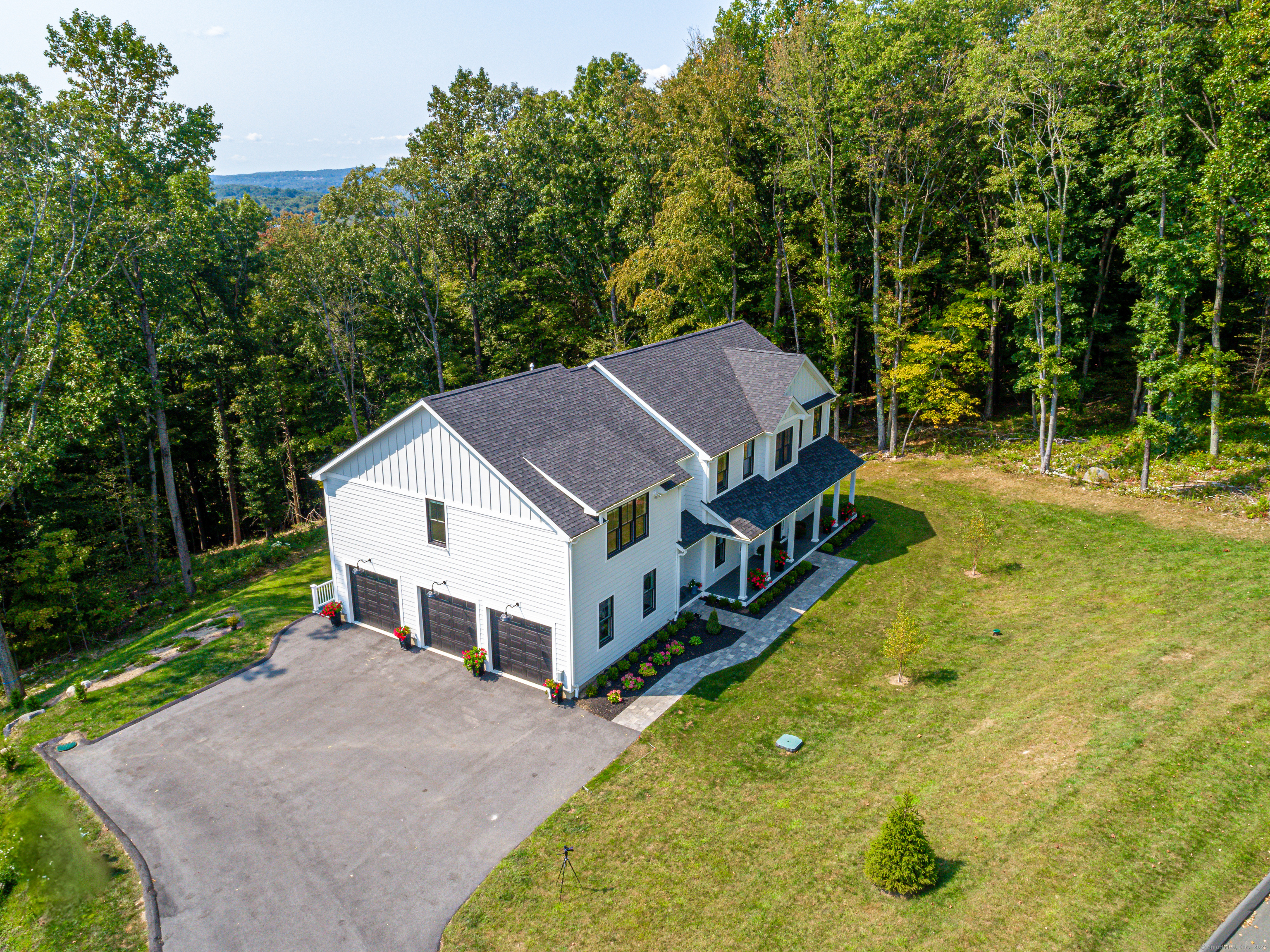 24 Hunting Ridge, Brookfield, Connecticut 06804