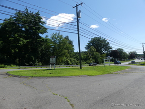 Homes for sale in Avon, CT | 275 W Main St, Avon, CT 06001 | MLS# 24046576