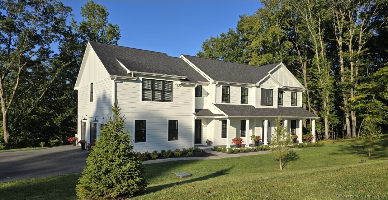 24 Hunting Ridge, Brookfield, Connecticut 06804