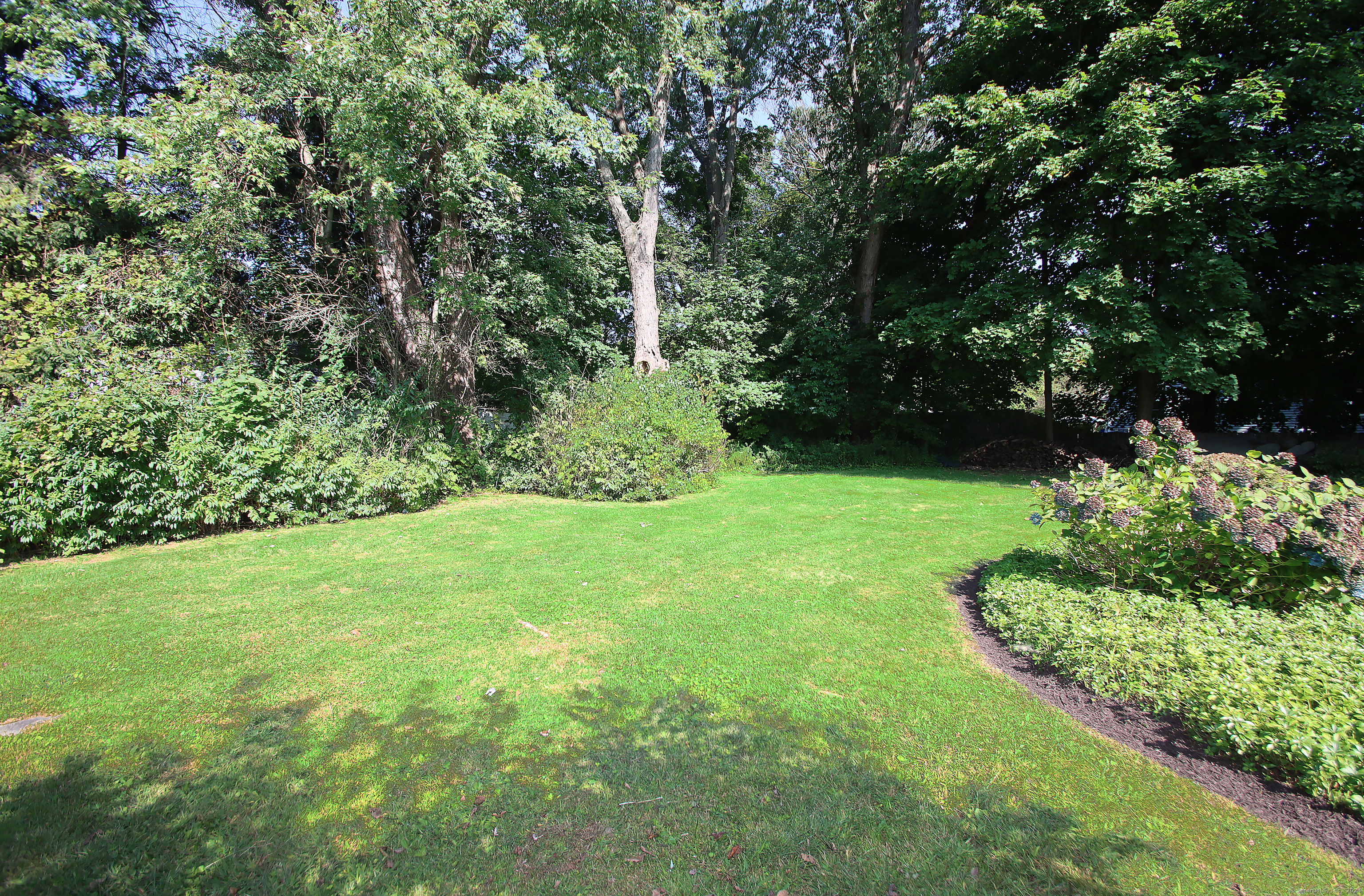 8 Taunton Lake, Newtown, Connecticut 06470