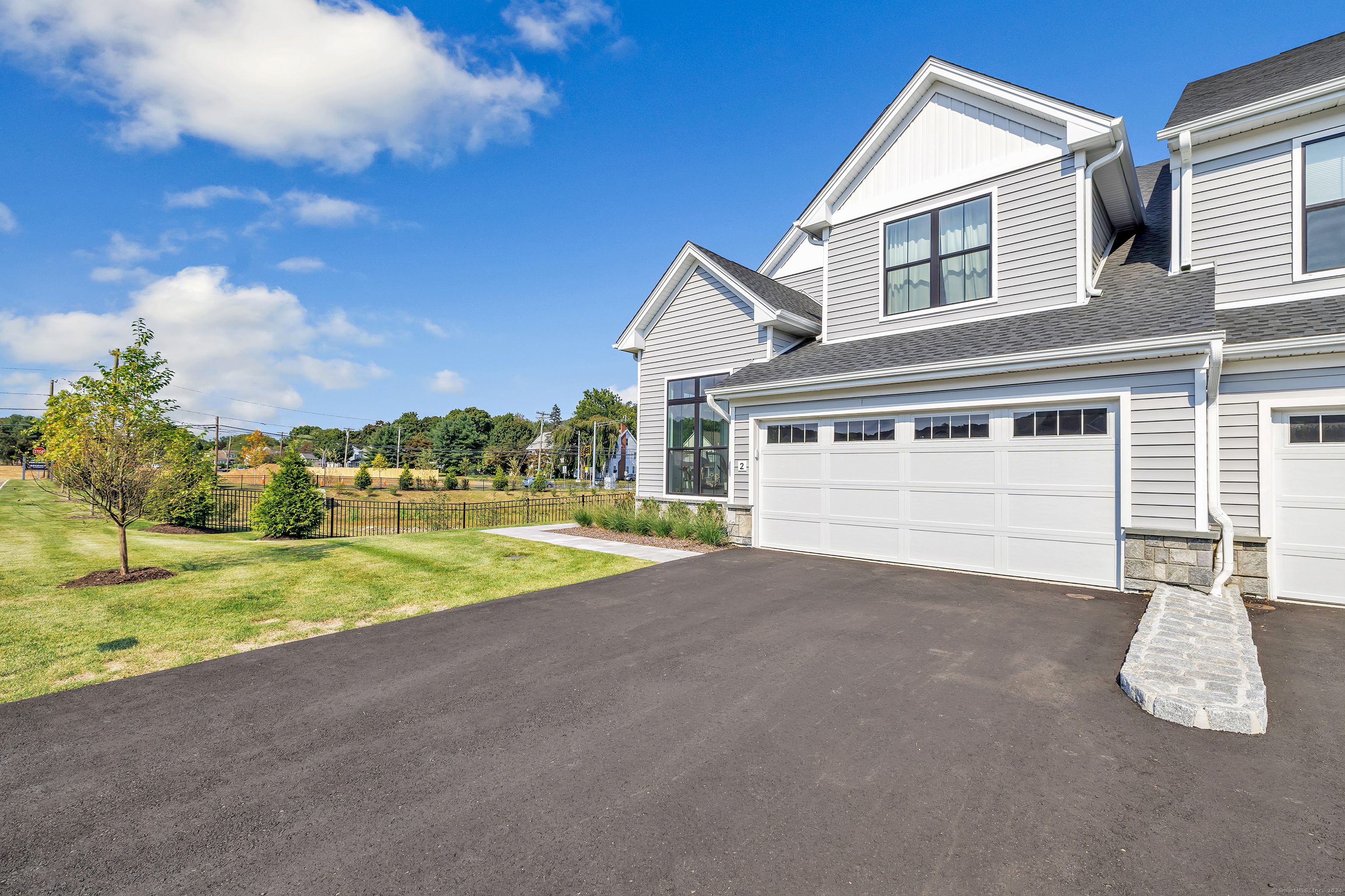 2 Hillcrest, Woodbridge, Connecticut 06525