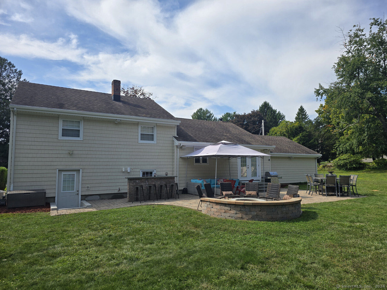 81 Regina, Trumbull, Connecticut 06611