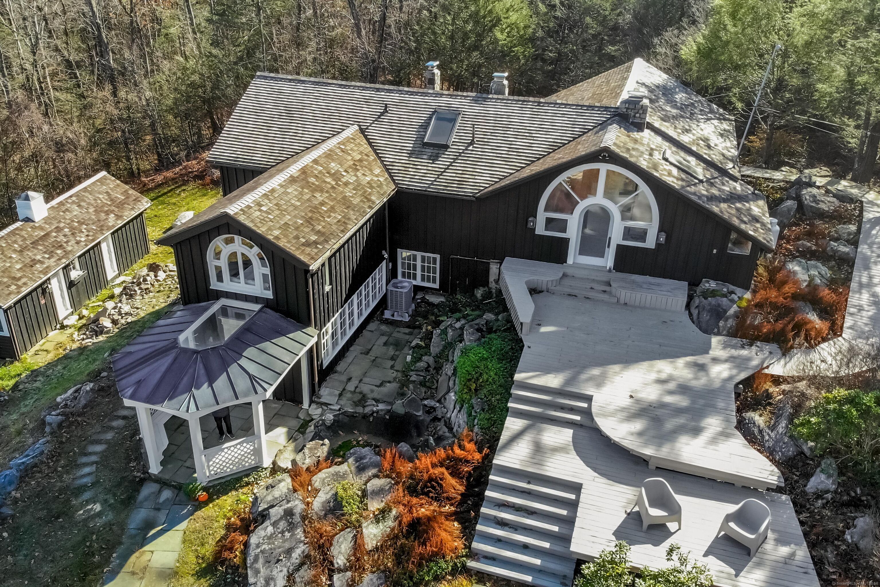 215 Neds Mountain, Ridgefield, Connecticut 06877