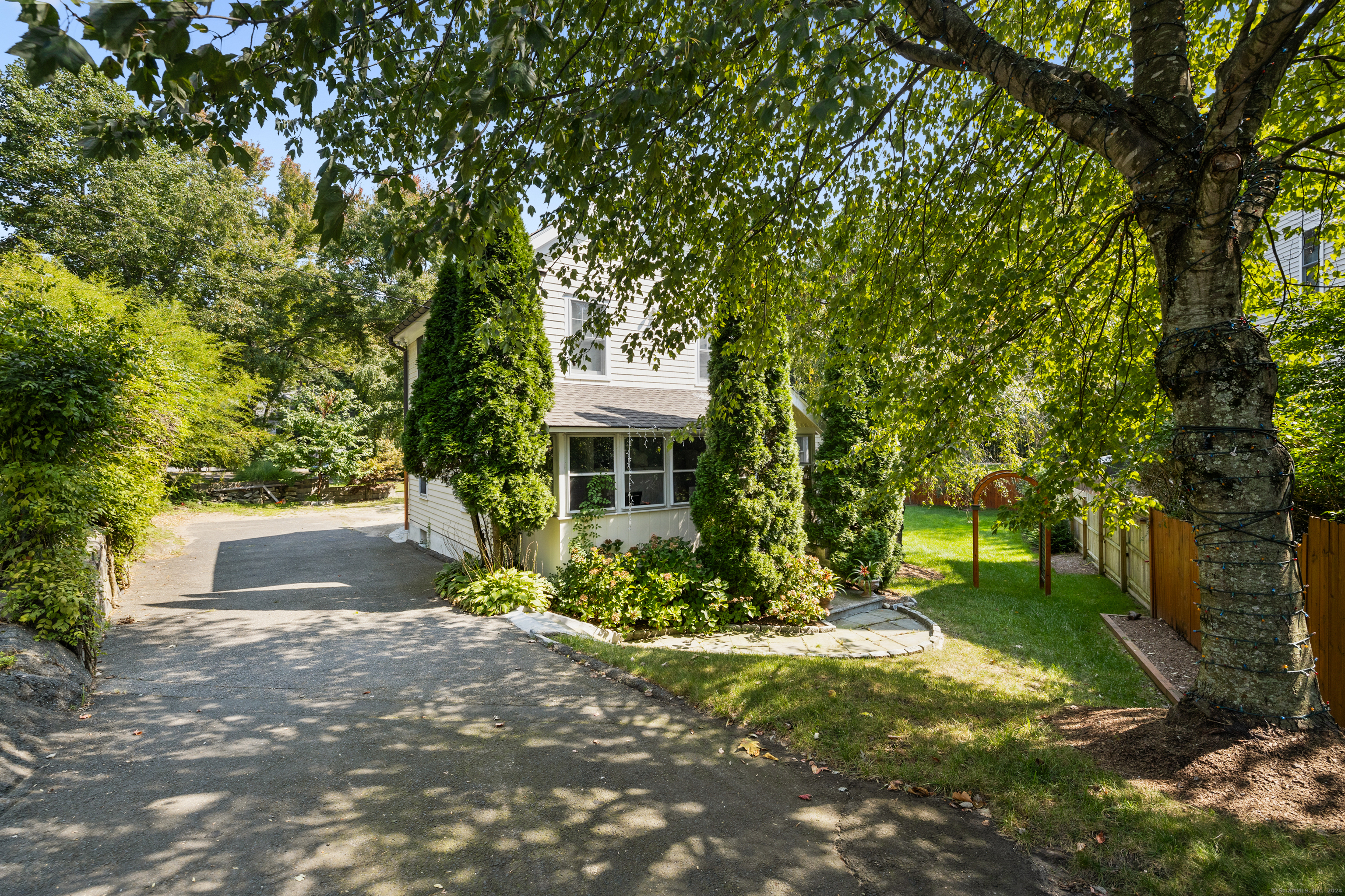 Welcome to this charming colonial residence, perfectly situated in the vibrant heart of Norwalk. This inviting home features four spacious bedrooms and two beautiful full baths completely renovated, providing ample room for those seeking extra space for guests and home offices. Set on a generous .23 acres, the outdoor space is perfect for relaxation and recreation. Whether you're hosting summer barbecues, enjoying morning coffee on the patio, or cultivating your own garden, the possibilities are endless. The yard offers a lush canvas for outdoor activities or simply unwinding after a long day. Currently vacant and ready for immediate occupancy, this colonial gem awaits your personal touch. With its prime location, you'll enjoy easy access to I95, Merit Parkway, Norwalk's shops, restaurants, parks, and schools, making it an ideal choice for those looking to embrace the vibrant community life. The house is under surveillance.