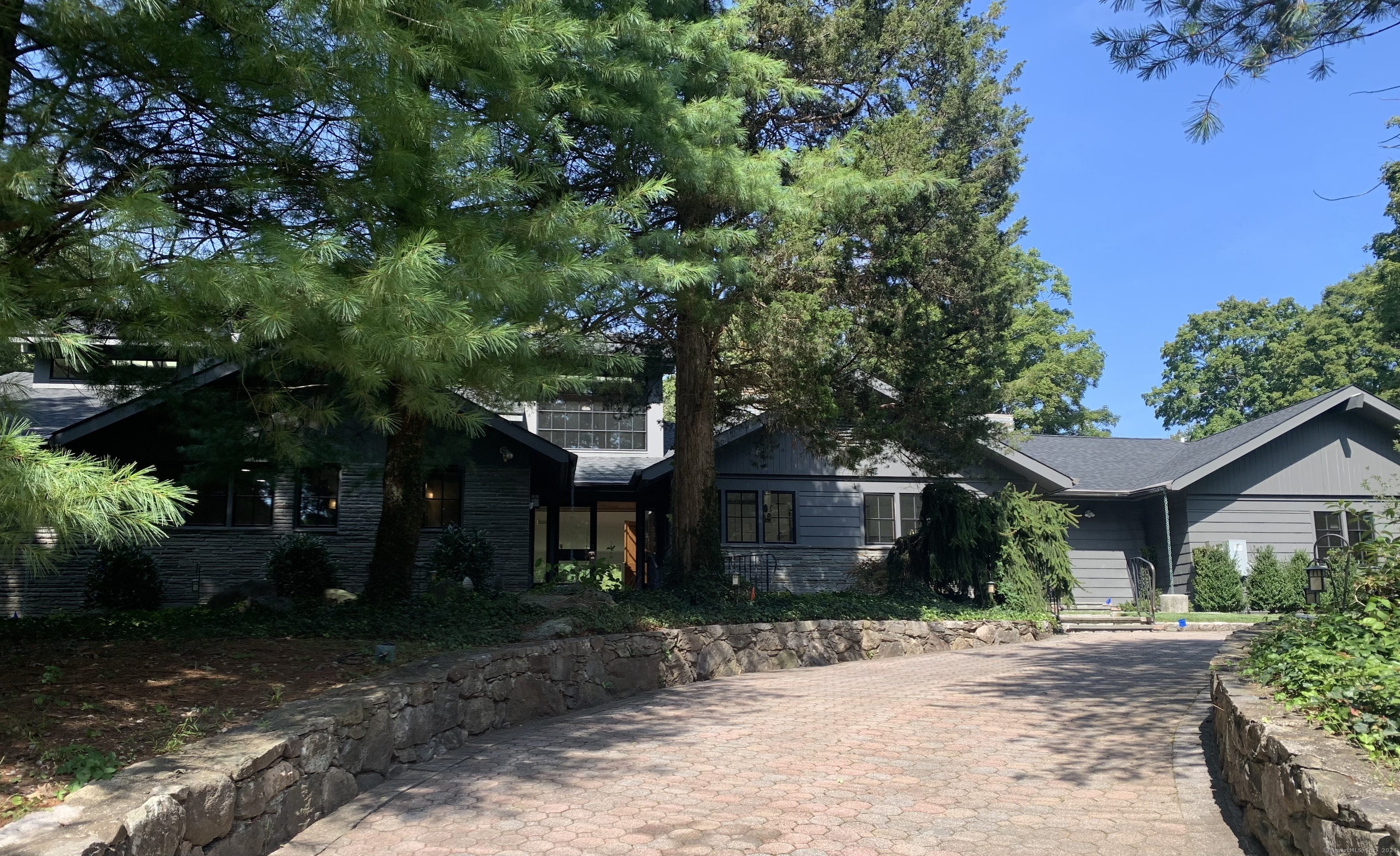 6 Singing Woods, Norwalk, Connecticut 06850