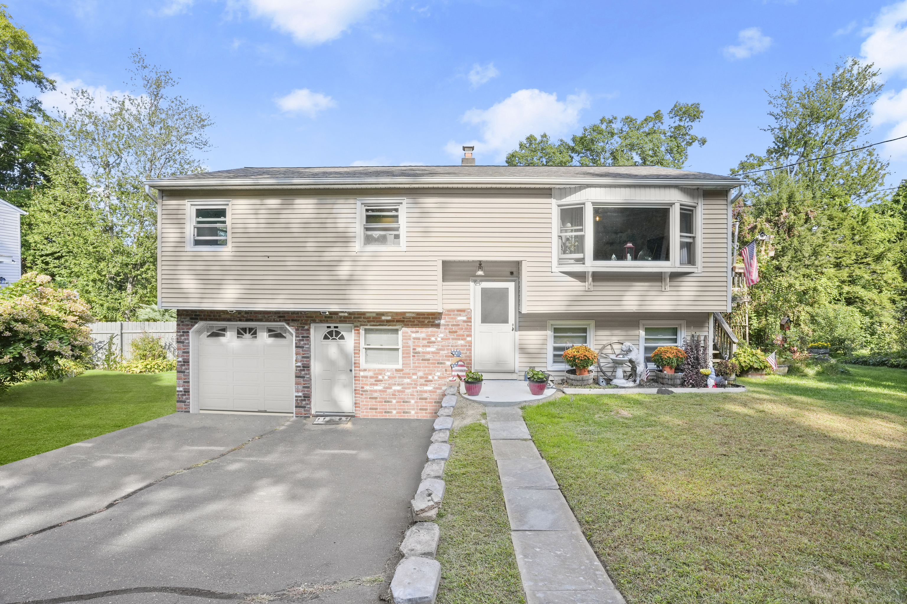 15 Lakeview Avenue Danbury CT