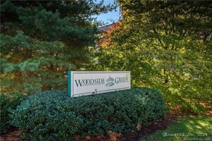 132 Woodside Green, Unit 2D