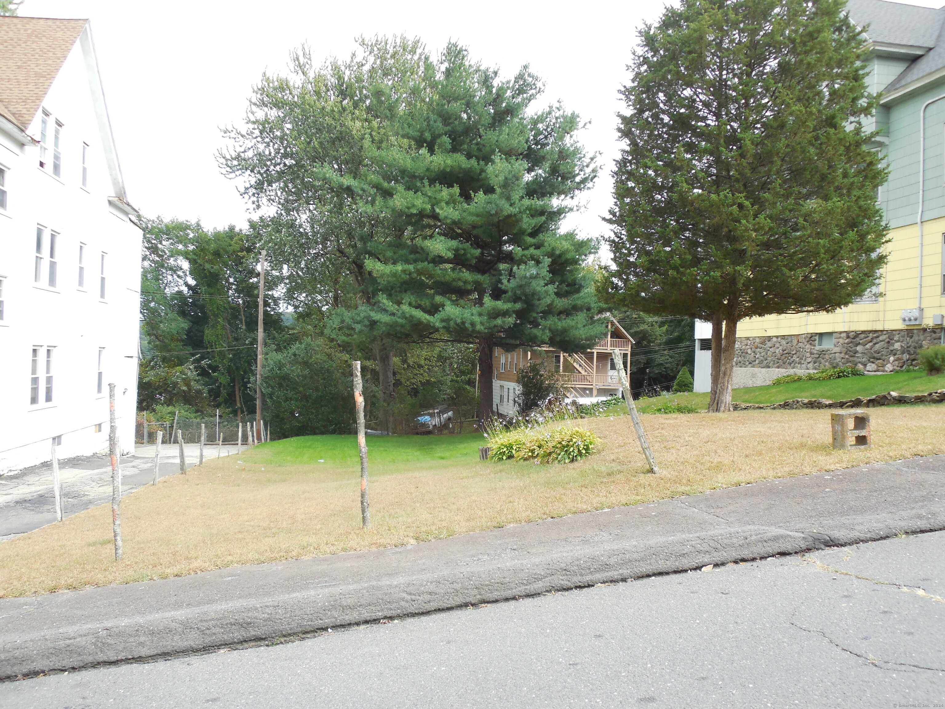 Monmouth Avenue, Waterbury, CT 06701