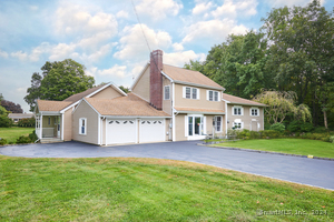 40 Lauderdale Drive