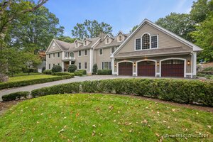 87 Greenleaf Drive