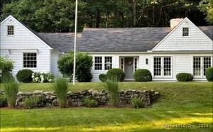 201 Colonial Road