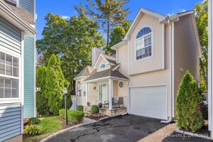 7 Mead Street, Unit APT E