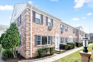 27 Maple Tree Avenue, Unit 1