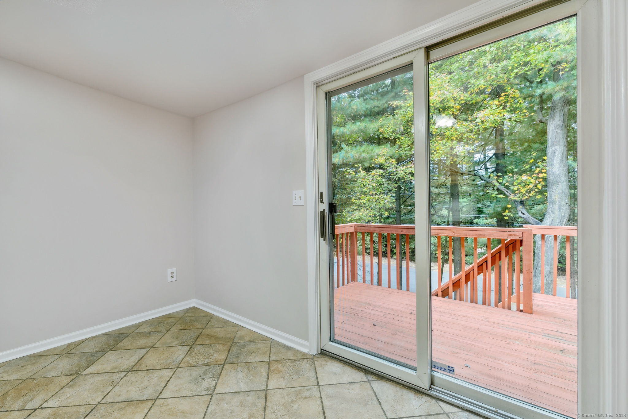 536 Redstone Hill Road Unit APT 16, Bristol, Connecticut 06010 MLS