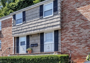 32 Weed Hill Avenue, Unit R