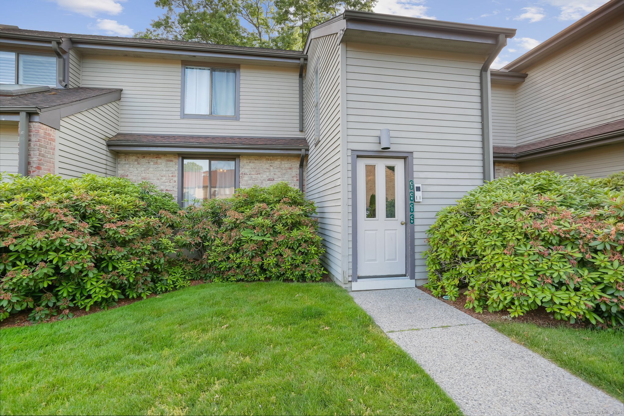 2289 Bedford Street, Stamford, Connecticut photo 1