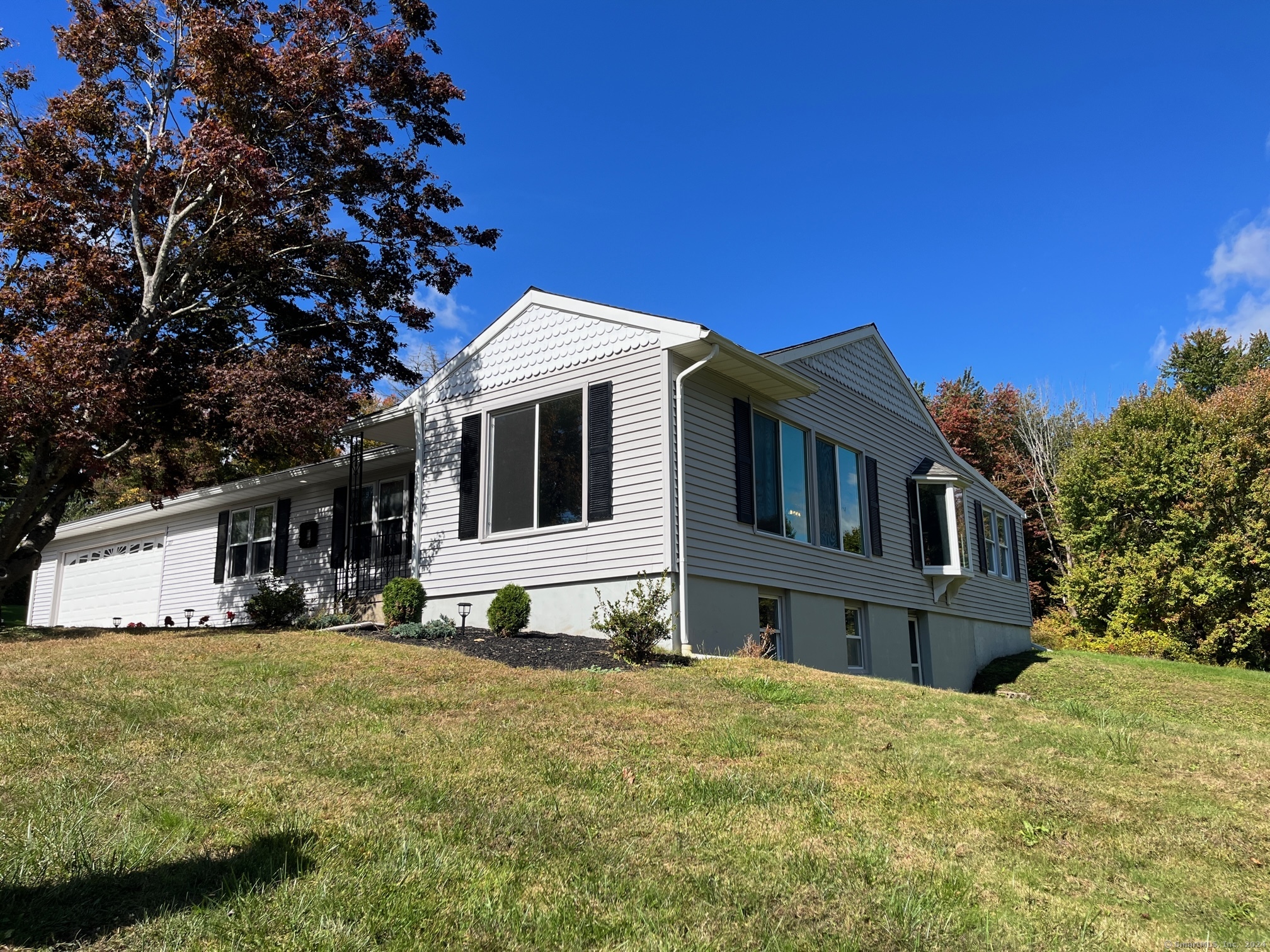 322 Hickory Hill, Thomaston, Connecticut 06787