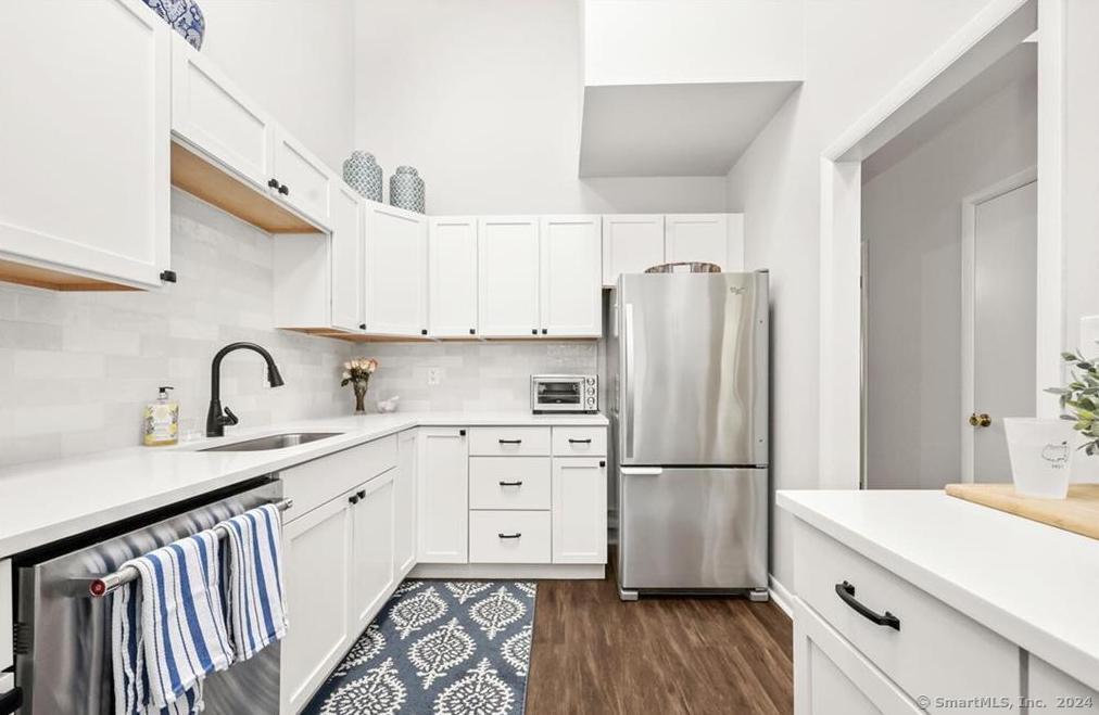 2437 Bedford Street, Stamford, Connecticut photo 1