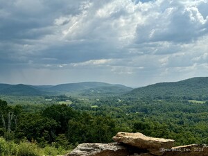 Homes for sale in Kent, CT | 73 Upper Kent Hollow Rd, Kent, CT 06757 | MLS# 24052697