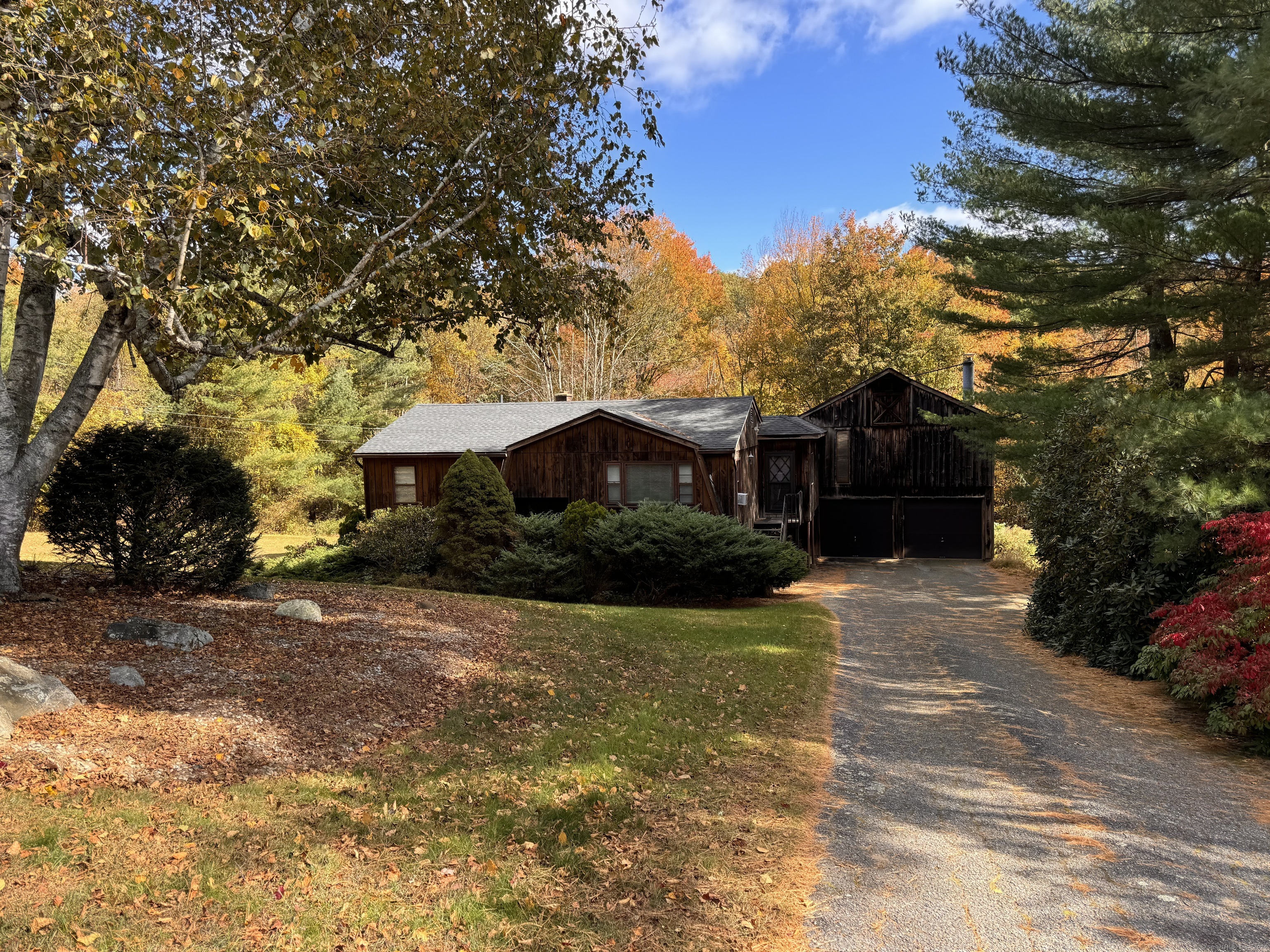 939 Hickory Hill, Thomaston, Connecticut 06787