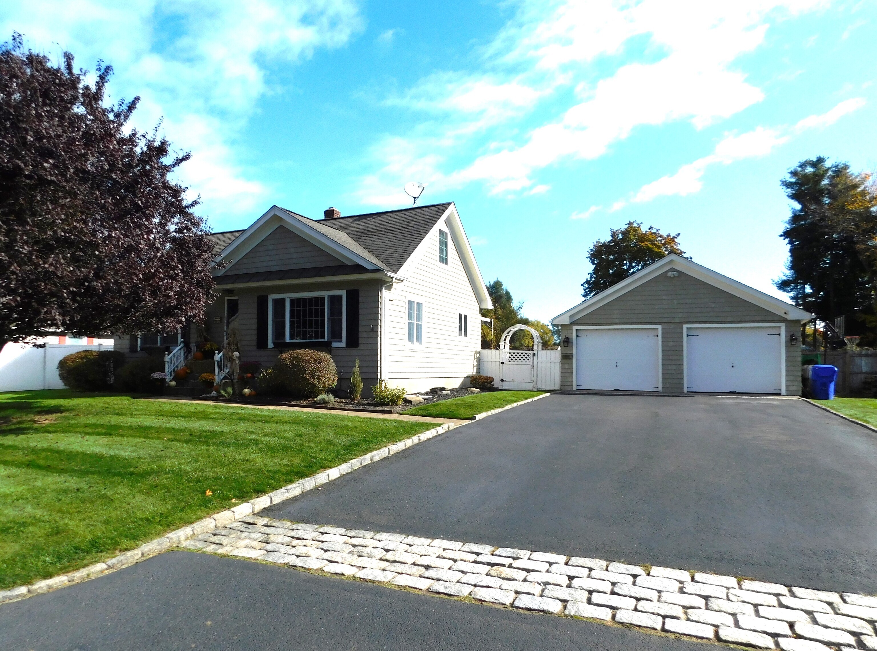 17 Saint Thomas Street, Enfield, CT 06082, Hazardville