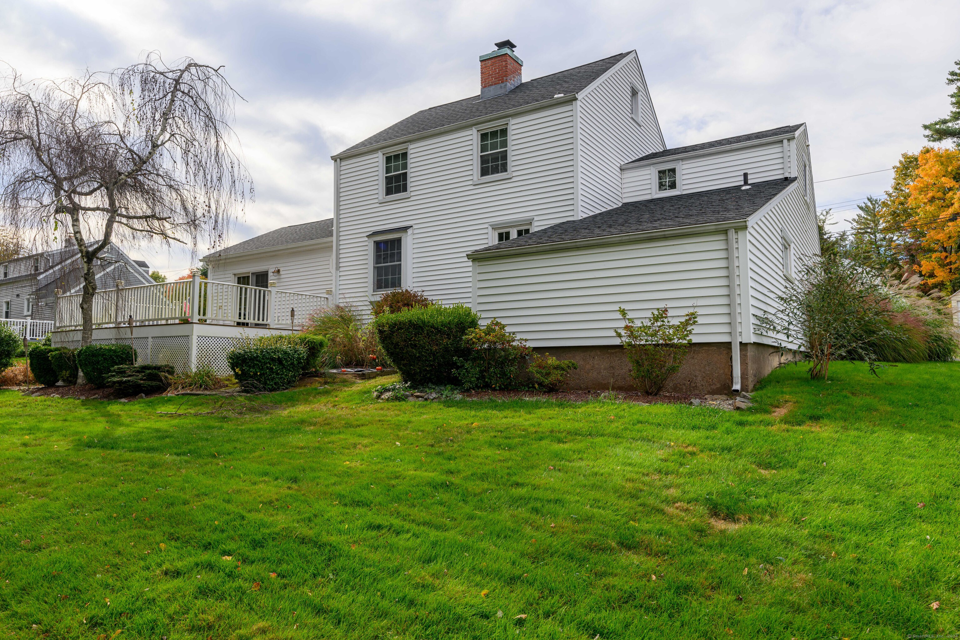 15 Side Hill, North Haven, Connecticut 06473