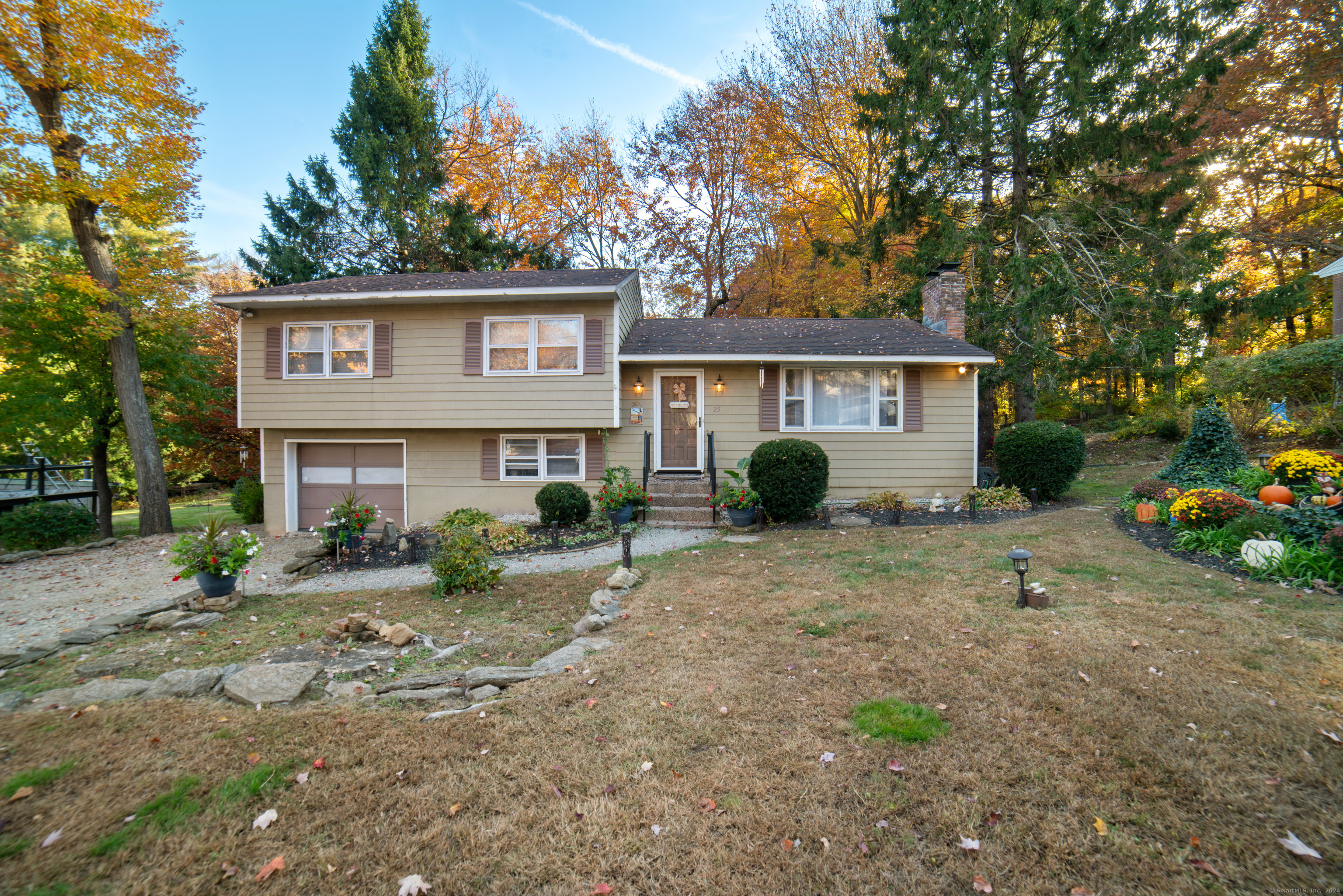 25 Longmeadow Drive Wolcott CT