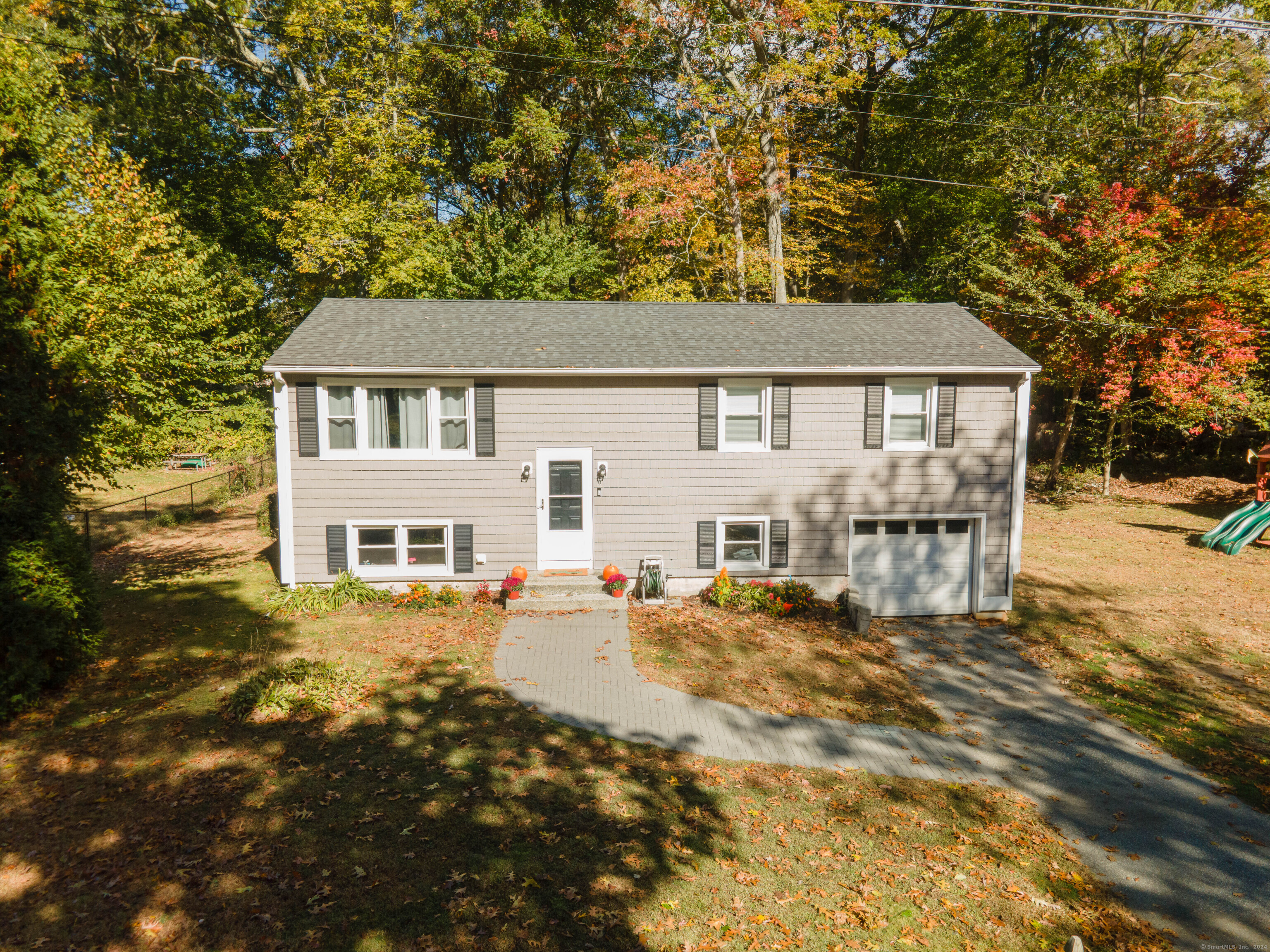 6 Pequot Drive Ledyard CT