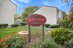 16 Donna Drive, Unit 11