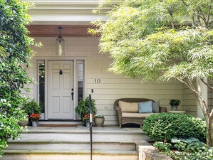 10 Thomas Place, Unit 10