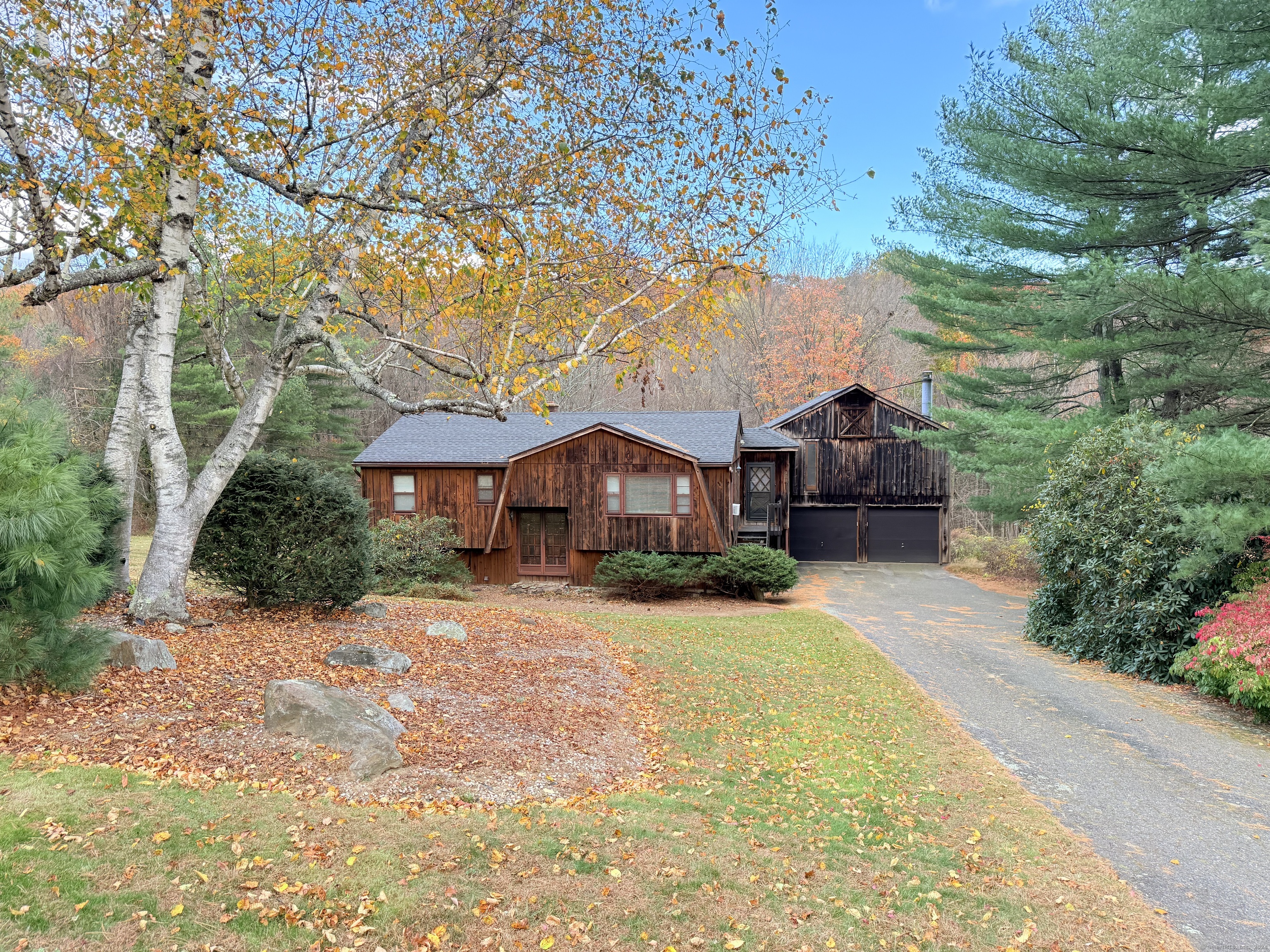 939 Hickory Hill, Thomaston, Connecticut 06787