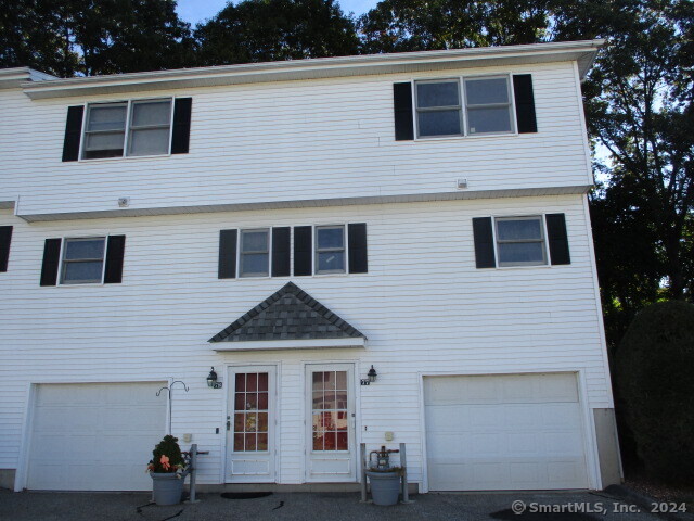 77 Commodore, Derby, Connecticut 06418