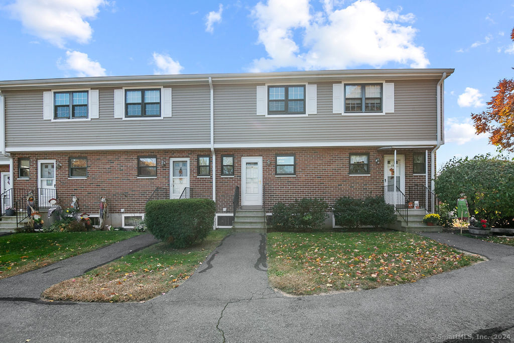 37 Hampton Court Newington CT